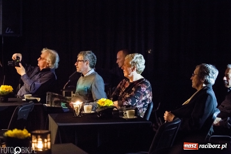 Zdjęcie w galerii na portalu naszraciborz.pl: Promocja kolejnego numeru Almanachu Prowincjonalnego wiadomości z regionu