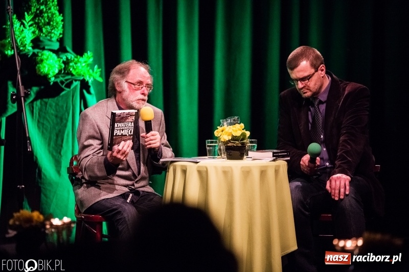 Zdjęcie w galerii na portalu naszraciborz.pl: Promocja kolejnego numeru Almanachu Prowincjonalnego wiadomości z regionu