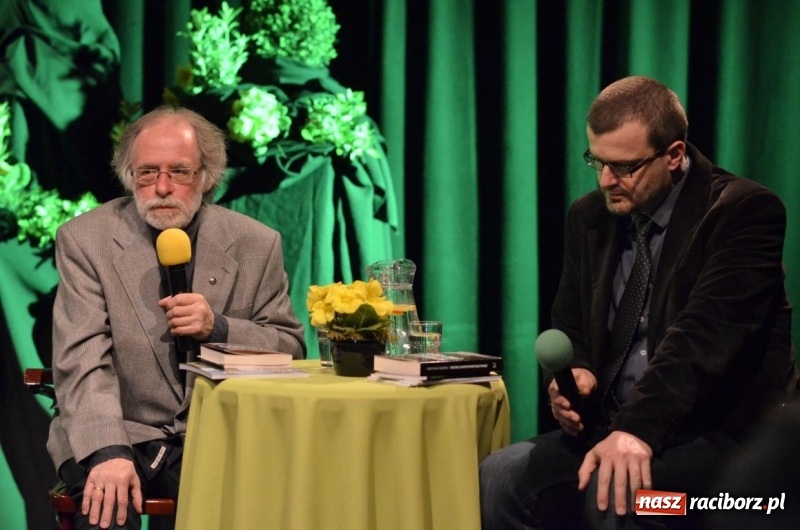 Zdjęcie w galerii na portalu naszraciborz.pl: Promocja kolejnego numeru Almanachu Prowincjonalnego wiadomości z regionu