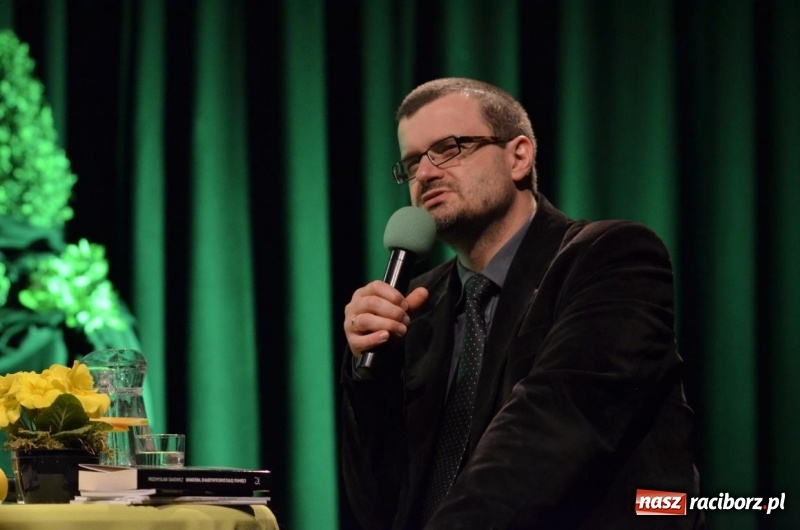 Zdjęcie w galerii na portalu naszraciborz.pl: Promocja kolejnego numeru Almanachu Prowincjonalnego wiadomości z regionu