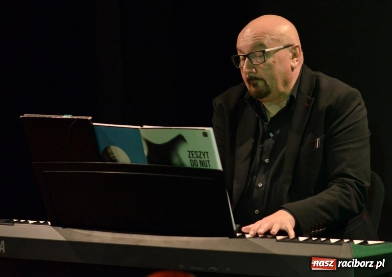 Zdjęcie w galerii na portalu naszraciborz.pl: Promocja kolejnego numeru Almanachu Prowincjonalnego wiadomości z regionu