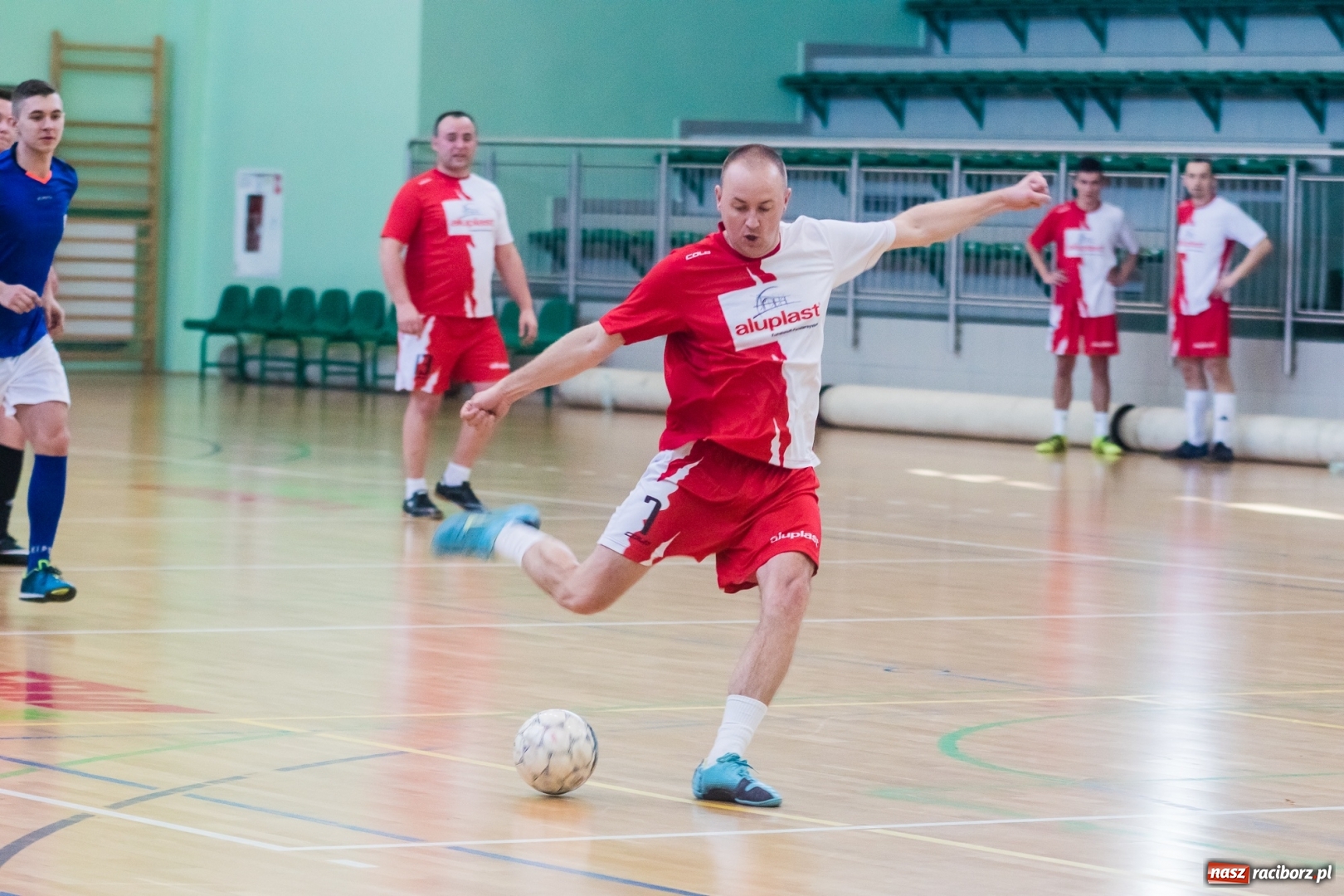Zdjęcie w galerii na portalu naszraciborz.pl: W Arenie Rafako rywalizowali o Puchar Dyrektora Handlowego Eko-Okien wiadomości z regionu