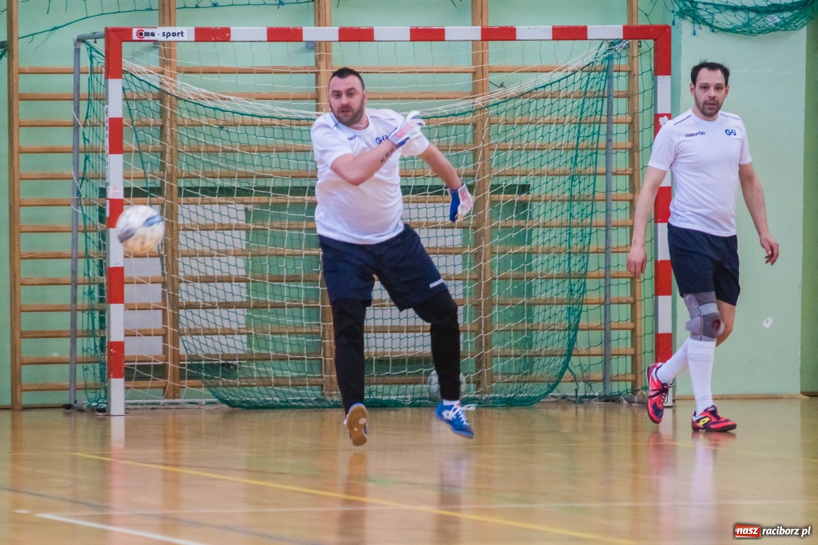 Zdjęcie w galerii na portalu naszraciborz.pl: W Arenie Rafako rywalizowali o Puchar Dyrektora Handlowego Eko-Okien wiadomości z regionu