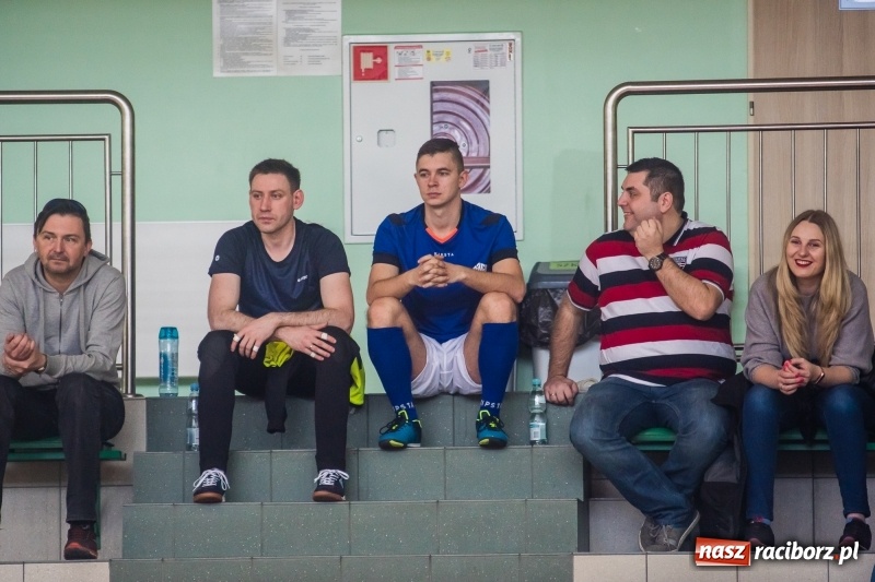 Zdjęcie w galerii na portalu naszraciborz.pl: W Arenie Rafako rywalizowali o Puchar Dyrektora Handlowego Eko-Okien wiadomości z regionu