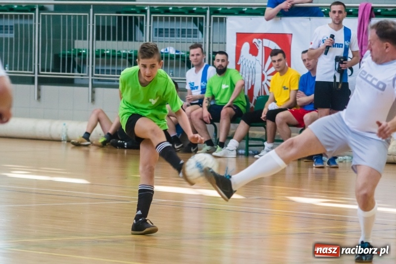 Zdjęcie w galerii na portalu naszraciborz.pl: W Arenie Rafako rywalizowali o Puchar Dyrektora Handlowego Eko-Okien wiadomości z regionu