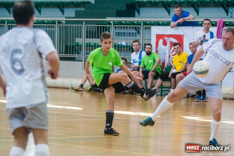 Zdjęcie w galerii na portalu naszraciborz.pl: W Arenie Rafako rywalizowali o Puchar Dyrektora Handlowego Eko-Okien wiadomości z regionu