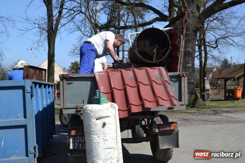 Zdjęcie w galerii na portalu naszraciborz.pl: Trzecia Złomiada OSP Jankowice  wiadomości z regionu