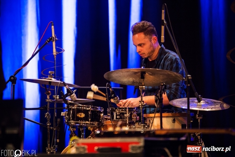 Zdjęcie w galerii na portalu naszraciborz.pl: Koncert Krzysztofa Pumy Piaseckiego oraz Józefa Skrzeka w DK Strzecha wiadomości z regionu