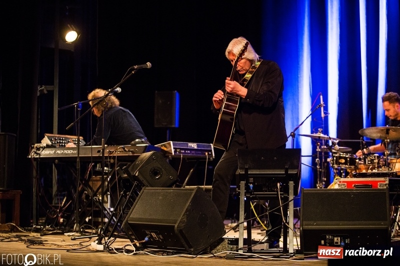 Zdjęcie w galerii na portalu naszraciborz.pl: Koncert Krzysztofa Pumy Piaseckiego oraz Józefa Skrzeka w DK Strzecha wiadomości z regionu