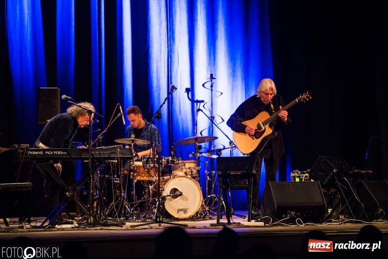 Zdjęcie w galerii na portalu naszraciborz.pl: Koncert Krzysztofa Pumy Piaseckiego oraz Józefa Skrzeka w DK Strzecha wiadomości z regionu