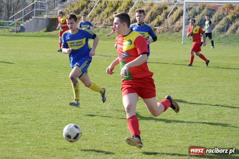 Zdjęcie w galerii na portalu naszraciborz.pl: Koziołki bezbramkowo zremisowały w Rogowie wiadomości z regionu