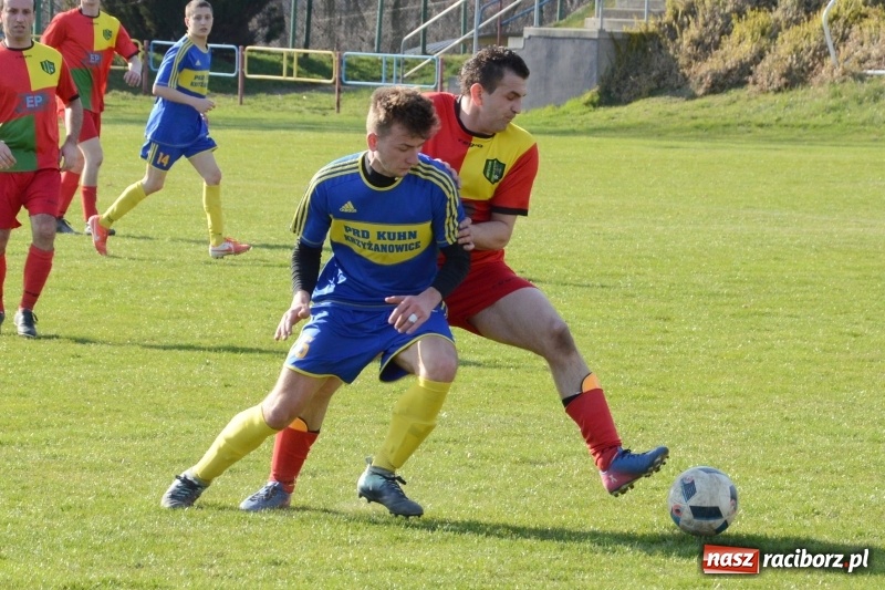 Zdjęcie w galerii na portalu naszraciborz.pl: Koziołki bezbramkowo zremisowały w Rogowie wiadomości z regionu