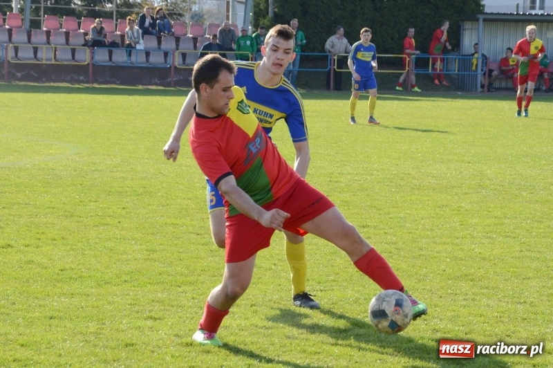 Zdjęcie w galerii na portalu naszraciborz.pl: Koziołki bezbramkowo zremisowały w Rogowie wiadomości z regionu