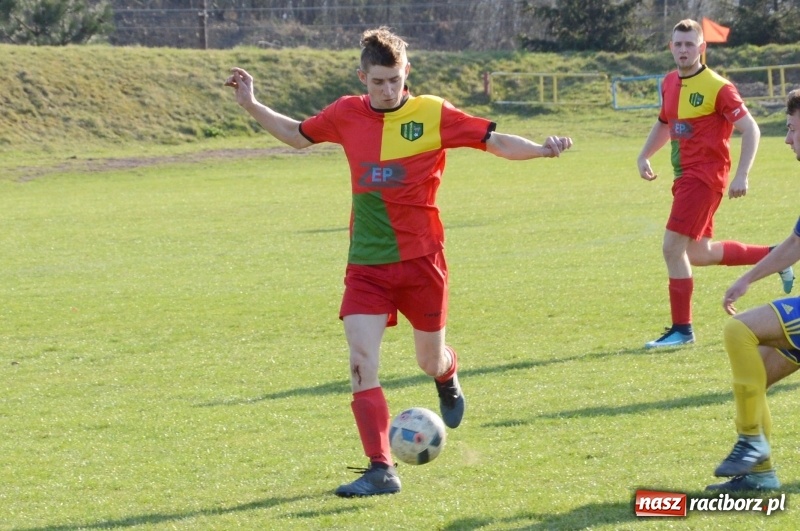 Zdjęcie w galerii na portalu naszraciborz.pl: Koziołki bezbramkowo zremisowały w Rogowie wiadomości z regionu