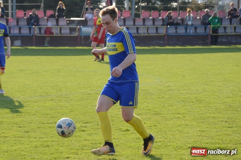 Zdjęcie w galerii na portalu naszraciborz.pl: Koziołki bezbramkowo zremisowały w Rogowie wiadomości z regionu