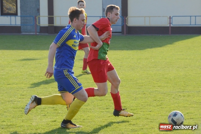Zdjęcie w galerii na portalu naszraciborz.pl: Koziołki bezbramkowo zremisowały w Rogowie wiadomości z regionu