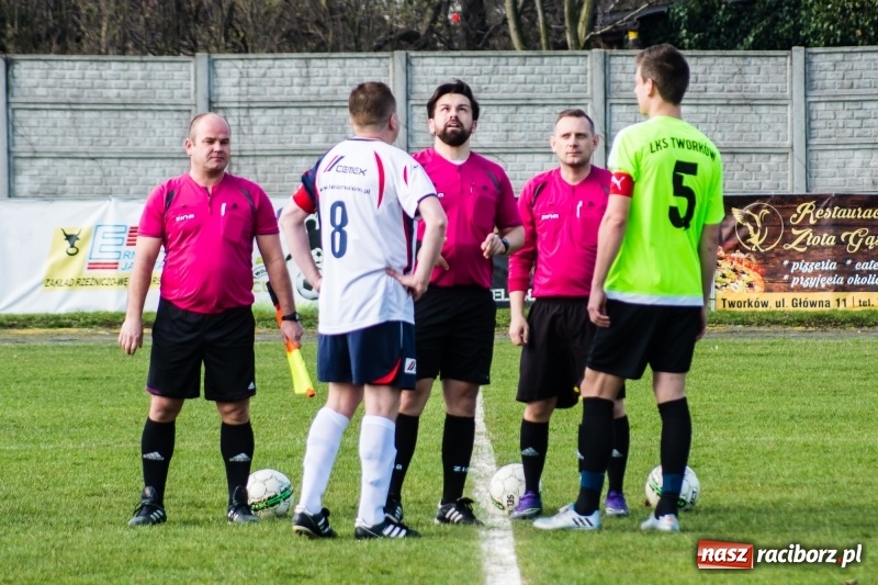 Zdjęcie w galerii na portalu naszraciborz.pl: Spektakl jednego aktora w Tworkowie wiadomości z regionu