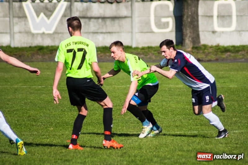 Zdjęcie w galerii na portalu naszraciborz.pl: Spektakl jednego aktora w Tworkowie wiadomości z regionu