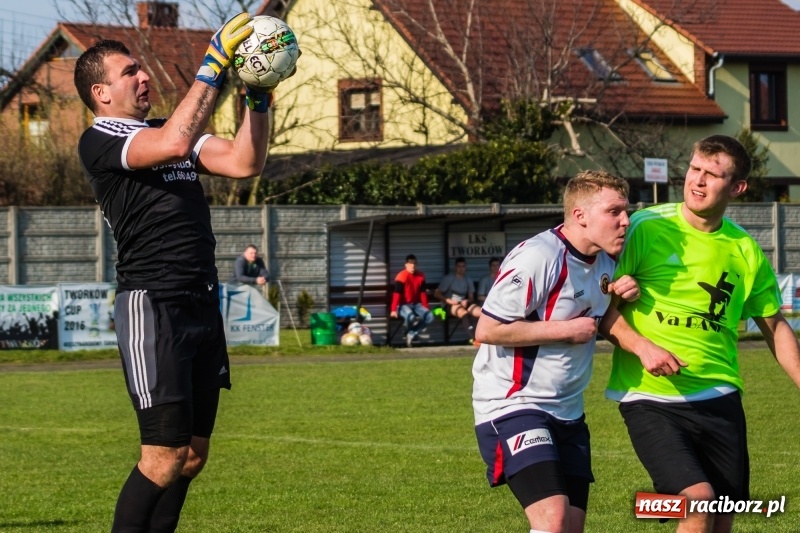 Zdjęcie w galerii na portalu naszraciborz.pl: Spektakl jednego aktora w Tworkowie wiadomości z regionu