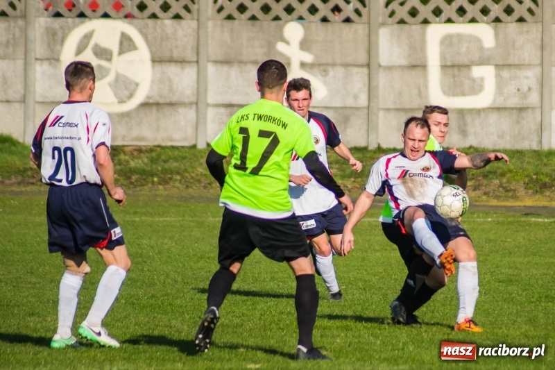 Zdjęcie w galerii na portalu naszraciborz.pl: Spektakl jednego aktora w Tworkowie wiadomości z regionu