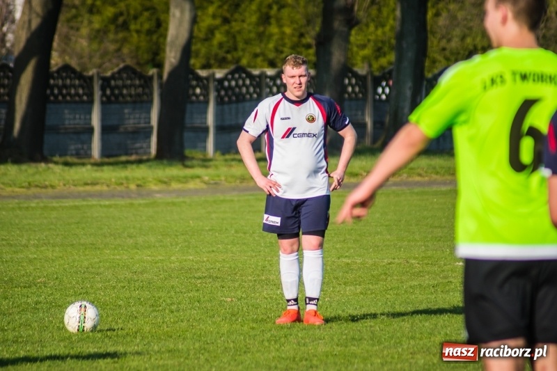 Zdjęcie w galerii na portalu naszraciborz.pl: Spektakl jednego aktora w Tworkowie wiadomości z regionu