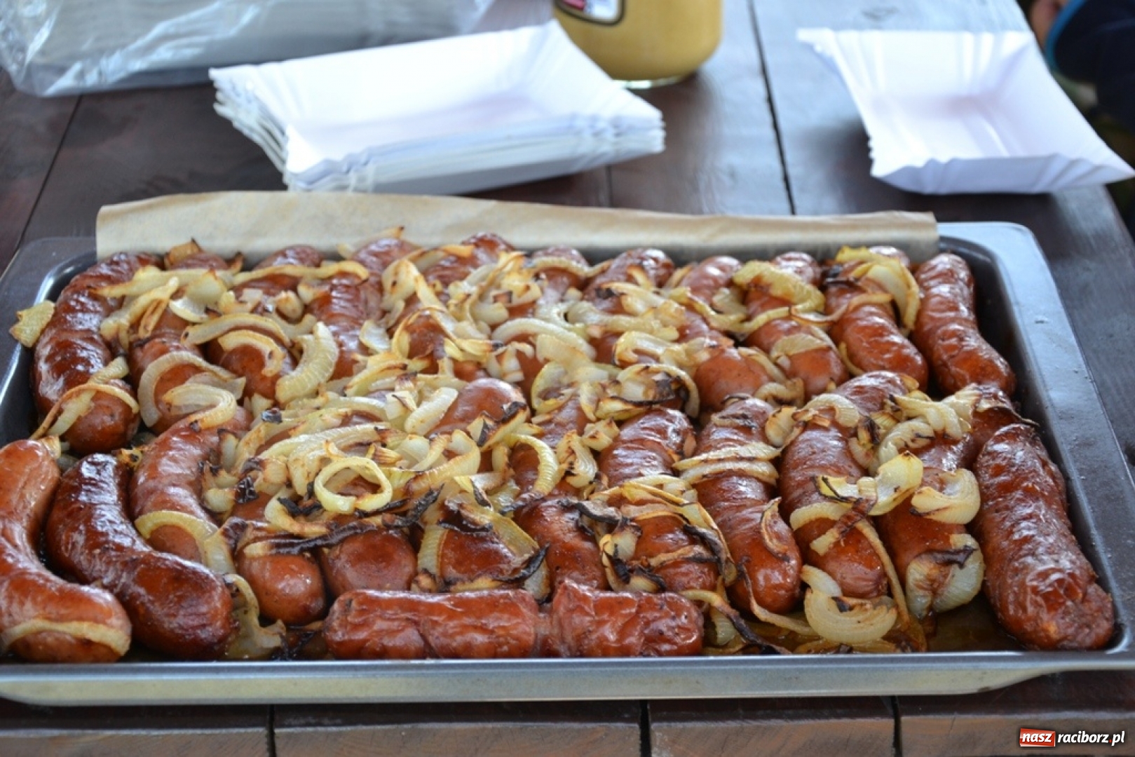 Zdjęcie w galerii na portalu naszraciborz.pl: Swoje śmieci zabieraj ze sobą! Wiosenne sprzątanie w Jankowicach wiadomości z regionu