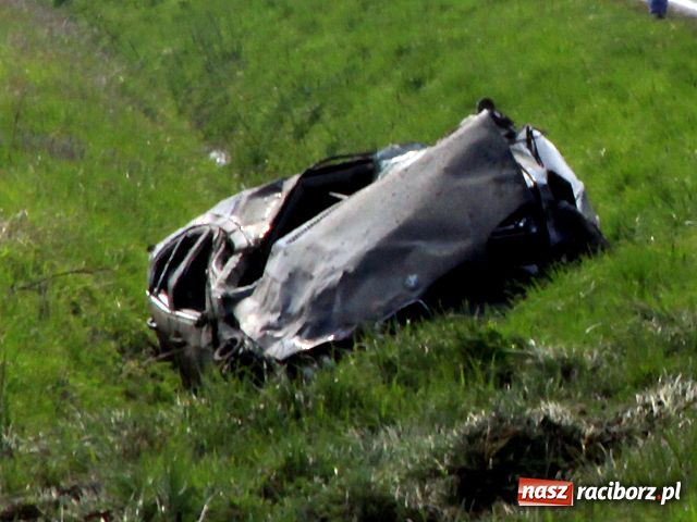 Zdjęcie w galerii na portalu naszraciborz.pl: Z BMW został tylko wrak wiadomości z regionu