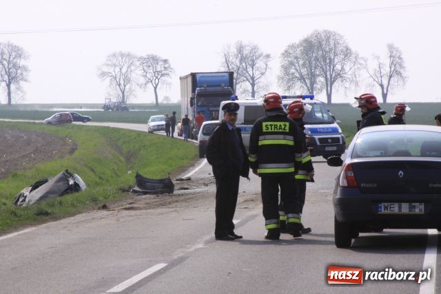 Zdjęcie w galerii na portalu naszraciborz.pl: Z BMW został tylko wrak wiadomości z regionu