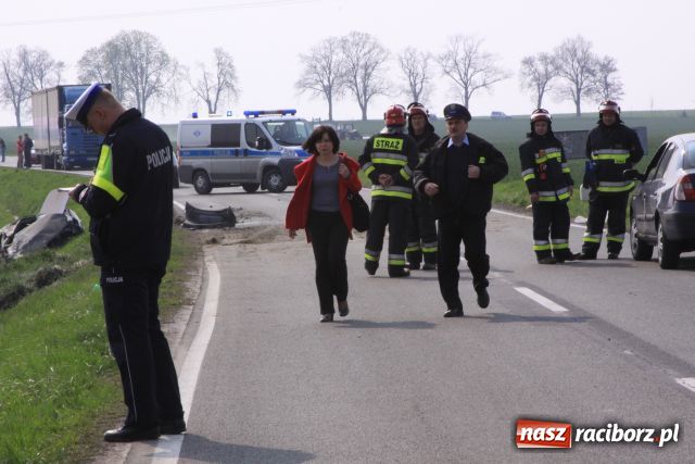 Zdjęcie w galerii na portalu naszraciborz.pl: Z BMW został tylko wrak wiadomości z regionu
