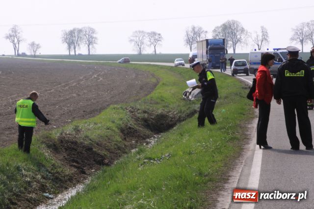 Zdjęcie w galerii na portalu naszraciborz.pl: Z BMW został tylko wrak wiadomości z regionu