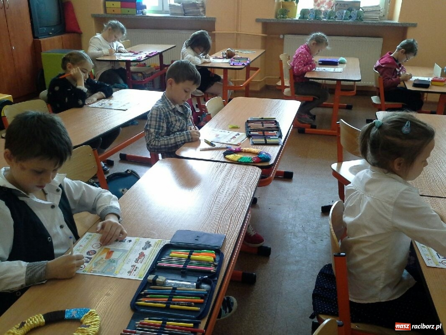 Zdjęcie w galerii na portalu naszraciborz.pl: Ogólnopolski Konkurs Wiedzy Klas Pierwszych Synapsik w SP4 wiadomości z regionu