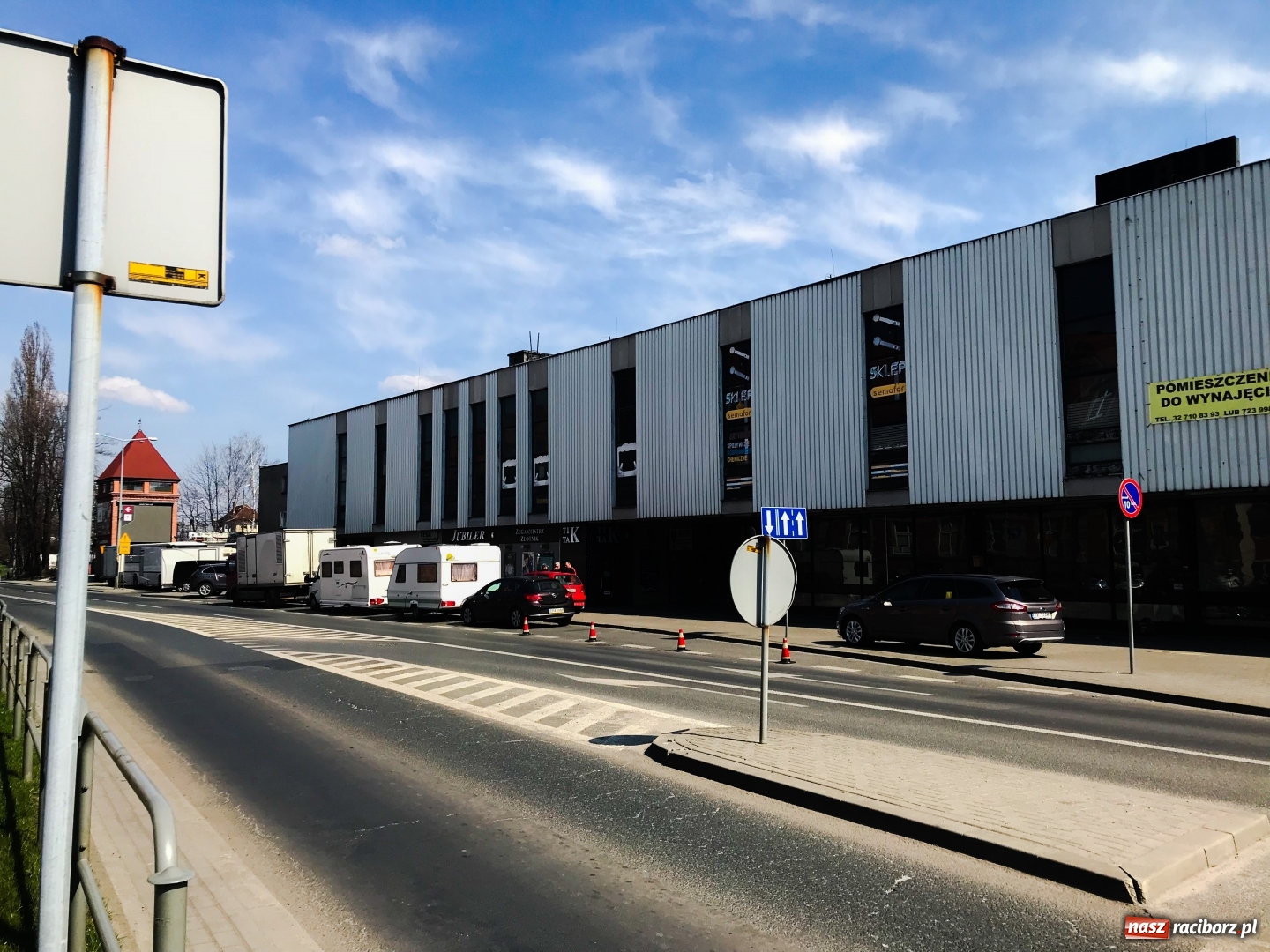 Zdjęcie w galerii na portalu naszraciborz.pl: W niedzielę raciborski dworzec zamienił się w plan filmowy  wiadomości z regionu