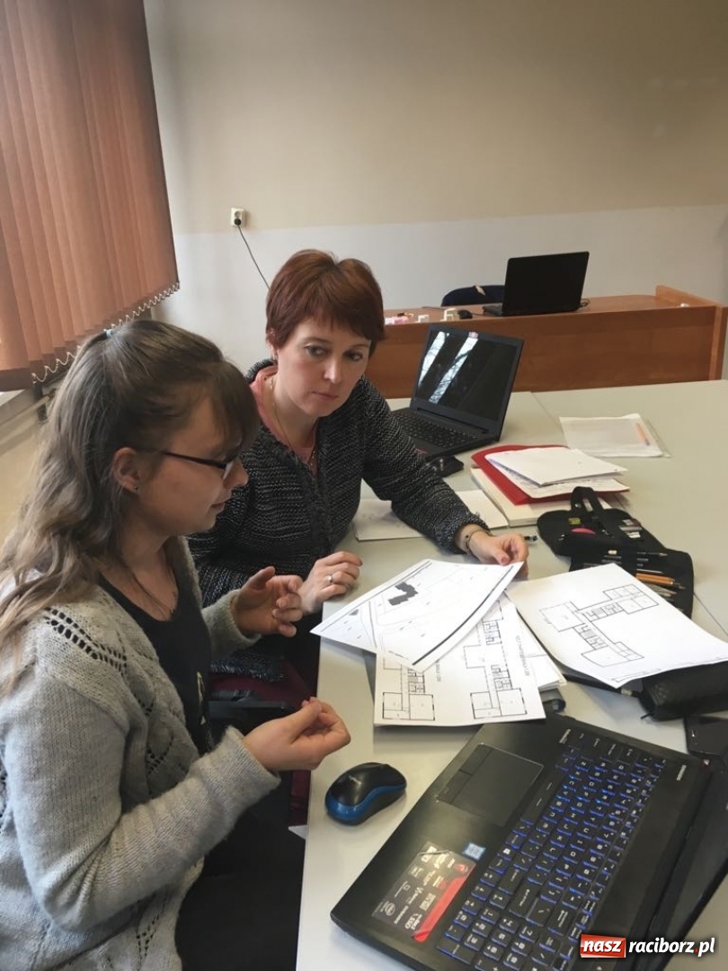 Zdjęcie w galerii na portalu naszraciborz.pl: Wykładowcy International University of Sarajevo z wizytą w raciborskiej PWSZ wiadomości z regionu