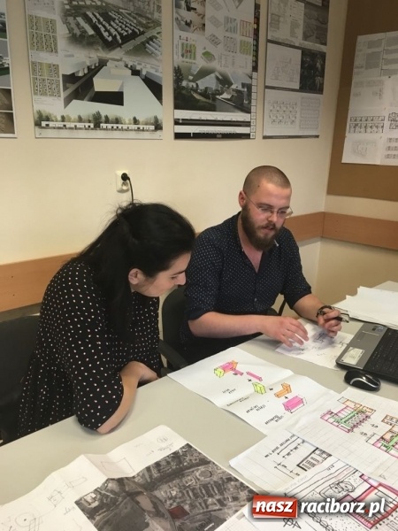 Zdjęcie w galerii na portalu naszraciborz.pl: Wykładowcy International University of Sarajevo z wizytą w raciborskiej PWSZ wiadomości z regionu