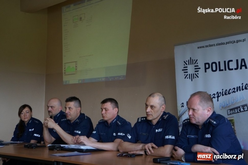 Zdjęcie w galerii na portalu naszraciborz.pl: Raciborscy policjanci debatowali z seniorami na temat bezpieczeństwa wiadomości z regionu