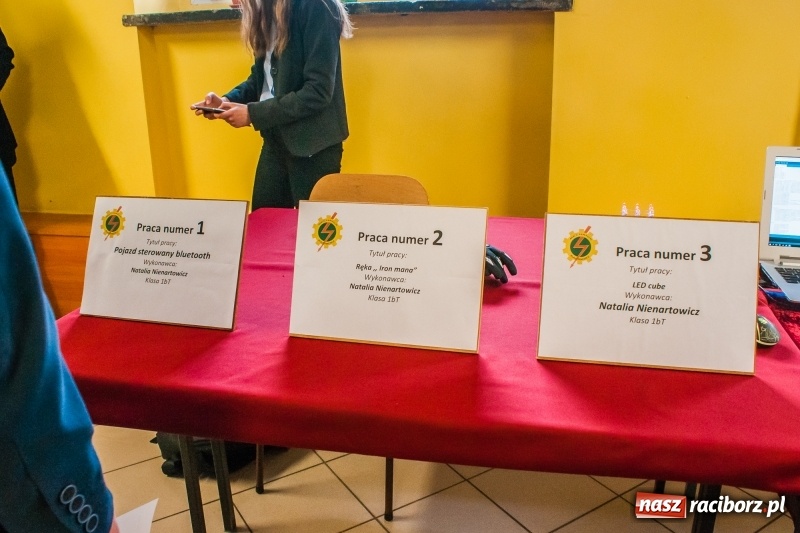 Zdjęcie w galerii na portalu naszraciborz.pl: Miernik zużycia LPG i pojazd terenowy, czyli prezentacja prac uczniów Mechanika wiadomości z regionu