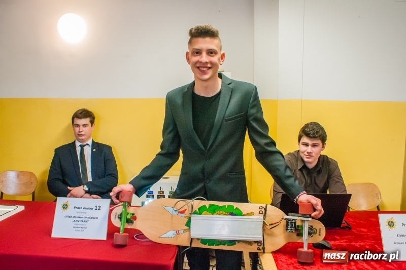 Zdjęcie w galerii na portalu naszraciborz.pl: Miernik zużycia LPG i pojazd terenowy, czyli prezentacja prac uczniów Mechanika wiadomości z regionu