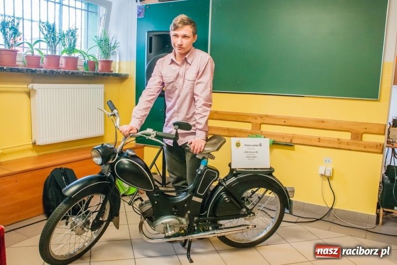 Zdjęcie w galerii na portalu naszraciborz.pl: Miernik zużycia LPG i pojazd terenowy, czyli prezentacja prac uczniów Mechanika wiadomości z regionu