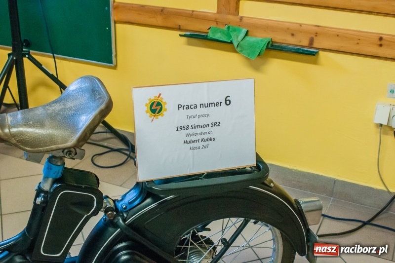 Zdjęcie w galerii na portalu naszraciborz.pl: Miernik zużycia LPG i pojazd terenowy, czyli prezentacja prac uczniów Mechanika wiadomości z regionu