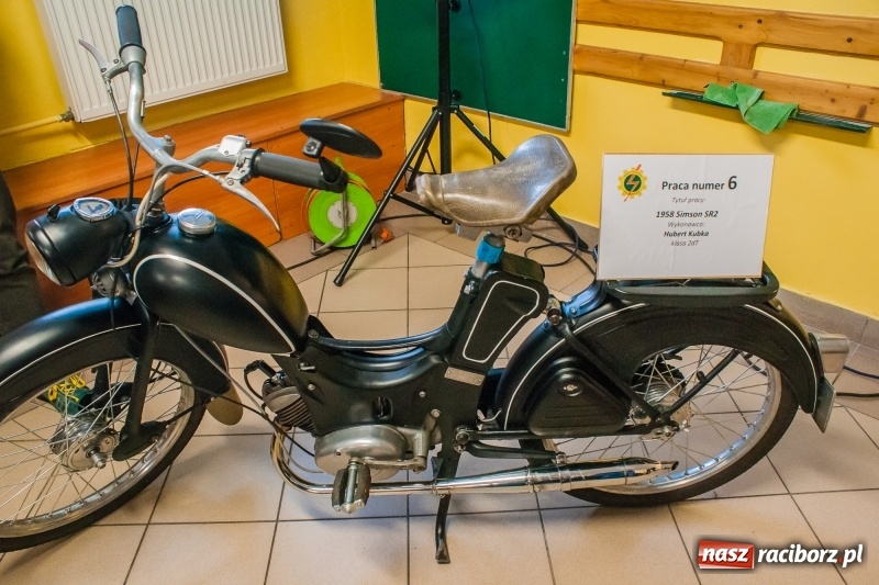 Zdjęcie w galerii na portalu naszraciborz.pl: Miernik zużycia LPG i pojazd terenowy, czyli prezentacja prac uczniów Mechanika wiadomości z regionu