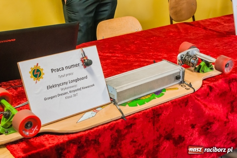 Zdjęcie w galerii na portalu naszraciborz.pl: Miernik zużycia LPG i pojazd terenowy, czyli prezentacja prac uczniów Mechanika wiadomości z regionu