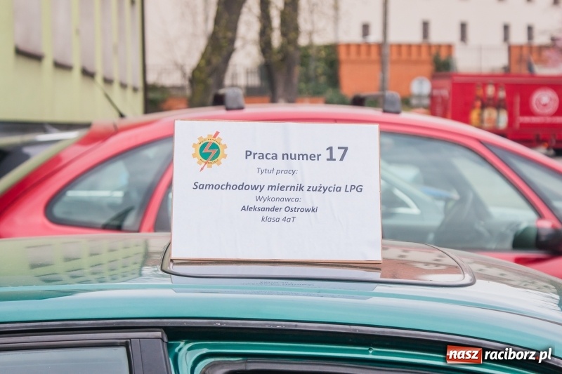 Zdjęcie w galerii na portalu naszraciborz.pl: Miernik zużycia LPG i pojazd terenowy, czyli prezentacja prac uczniów Mechanika wiadomości z regionu