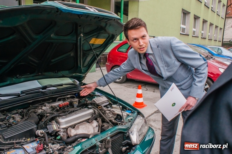 Zdjęcie w galerii na portalu naszraciborz.pl: Miernik zużycia LPG i pojazd terenowy, czyli prezentacja prac uczniów Mechanika wiadomości z regionu