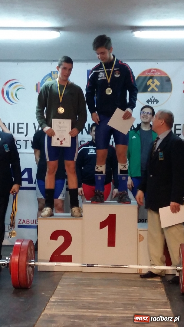 Zdjęcie w galerii na portalu naszraciborz.pl: David Buba i Mateusz Kopczyński z medalami Mistrzostw Śląska w podnoszeniu ciężarów wiadomości z regionu