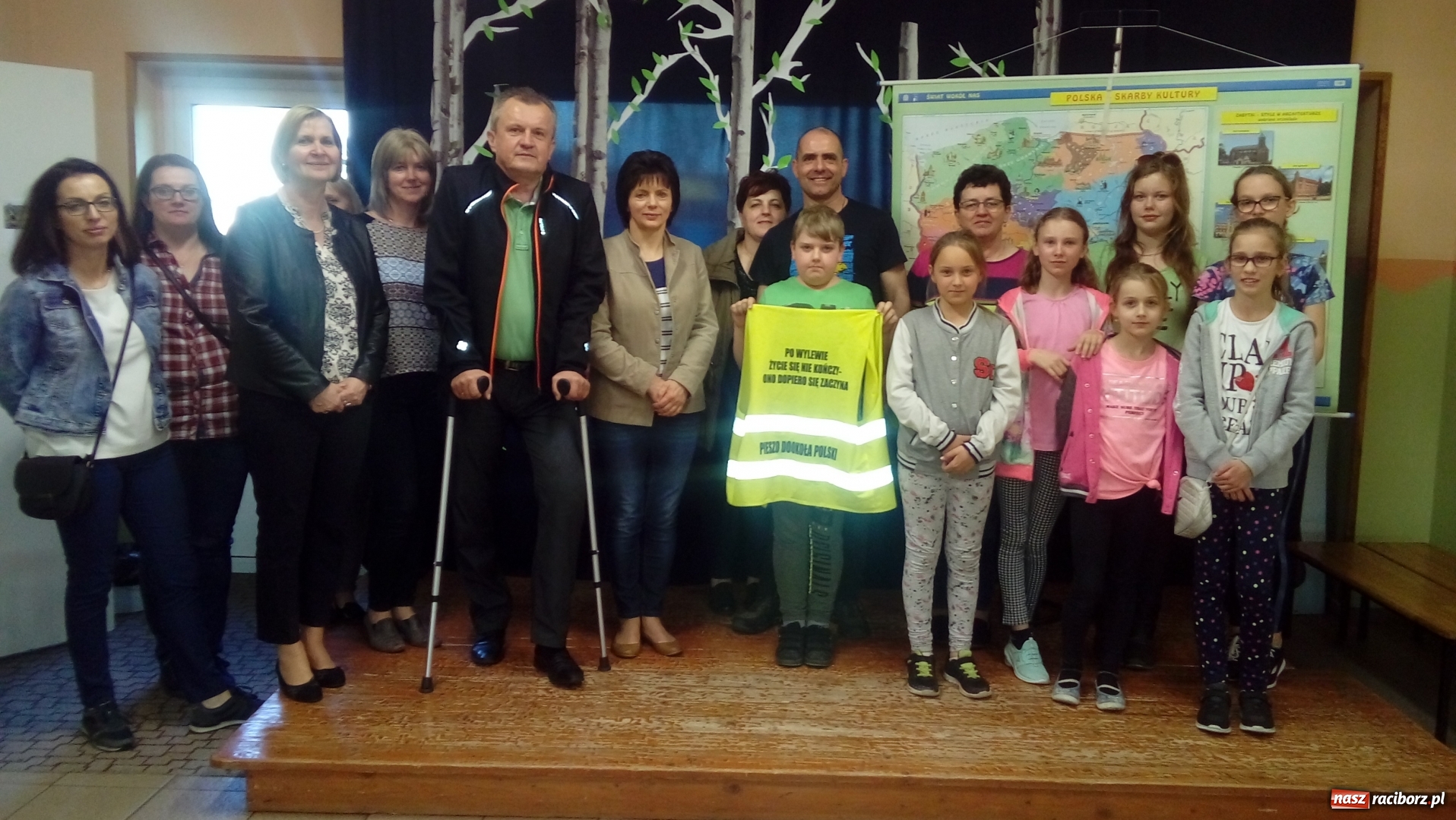 Zdjęcie w galerii na portalu naszraciborz.pl: Piotr Suchan gościł w wojnowickiej świetlicy wiadomości z regionu