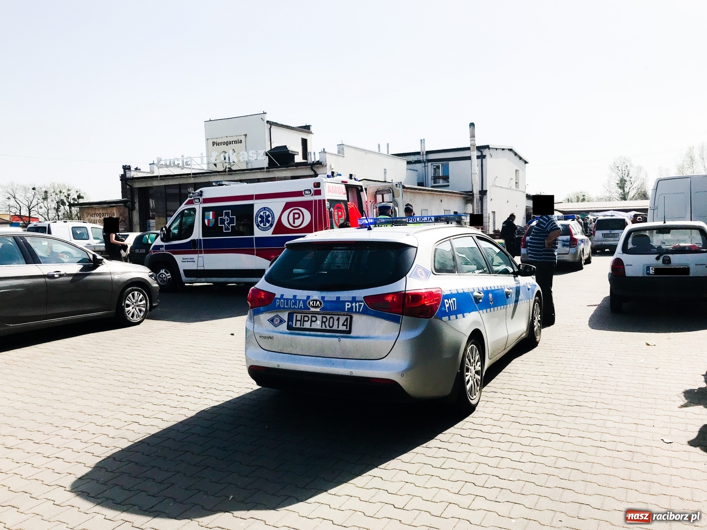 Zdjęcie w galerii na portalu naszraciborz.pl: Potrącenie pieszej na terenie targowiska  wiadomości z regionu