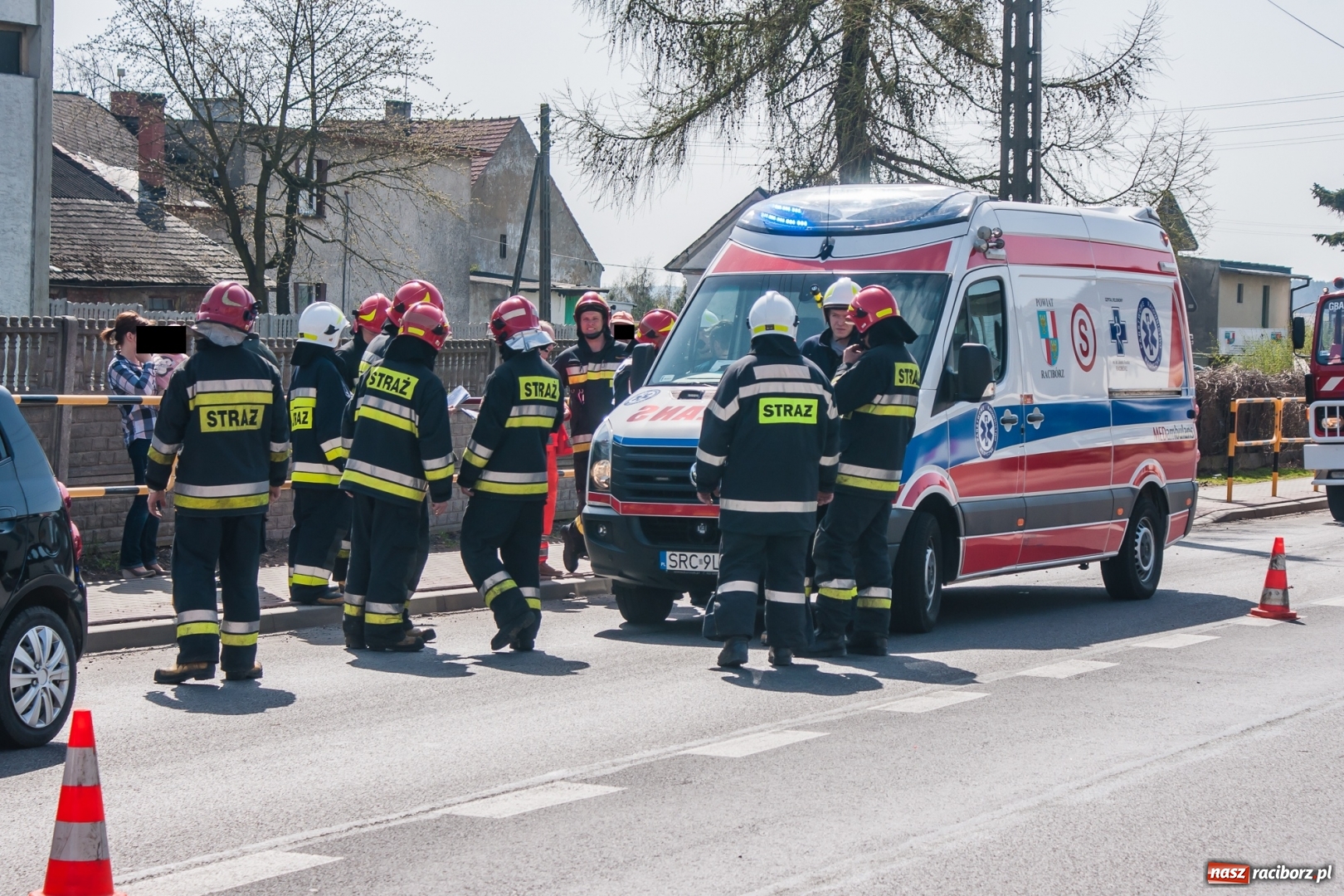 Zdjęcie w galerii na portalu naszraciborz.pl: Na DK 45 w Bieńkowicach zderzyły się dwa pojazdy wiadomości z regionu