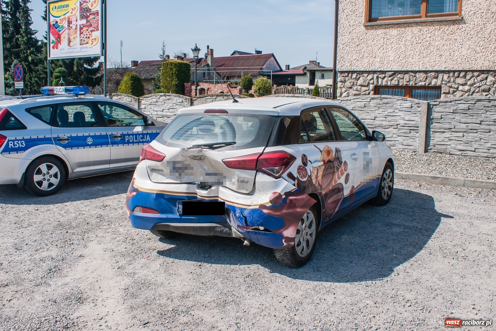 Zdjęcie w galerii na portalu naszraciborz.pl: Na DK 45 w Bieńkowicach zderzyły się dwa pojazdy wiadomości z regionu