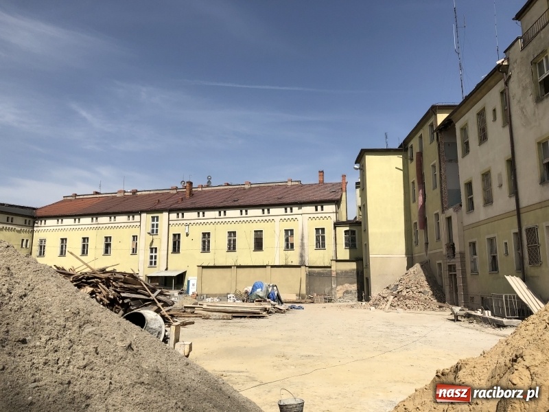 Zdjęcie w galerii na portalu naszraciborz.pl: Trwa remont budynku byłej komendy policji. Koszt inwestycji to ponad 6,5 miliona złotych wiadomości z regionu