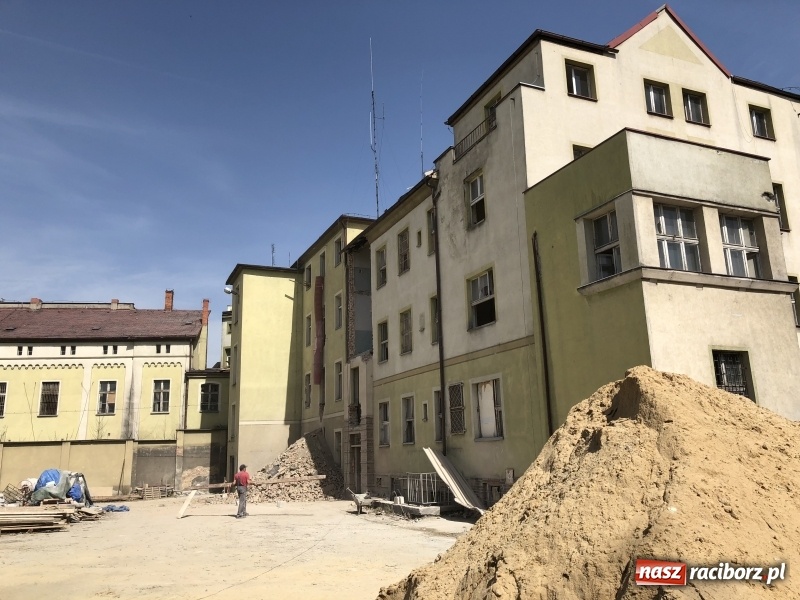 Zdjęcie w galerii na portalu naszraciborz.pl: Trwa remont budynku byłej komendy policji. Koszt inwestycji to ponad 6,5 miliona złotych wiadomości z regionu